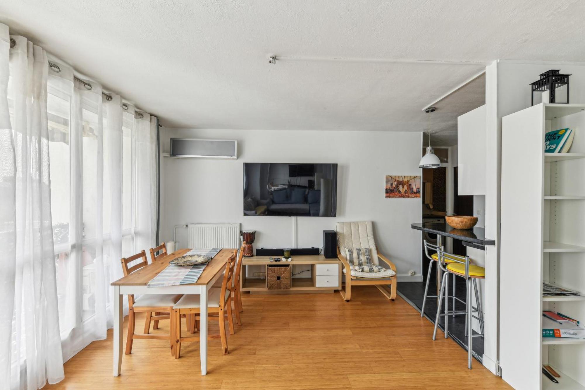 Chic And Comfortable Apart With Balcony Levallois-Perret Extérieur photo
