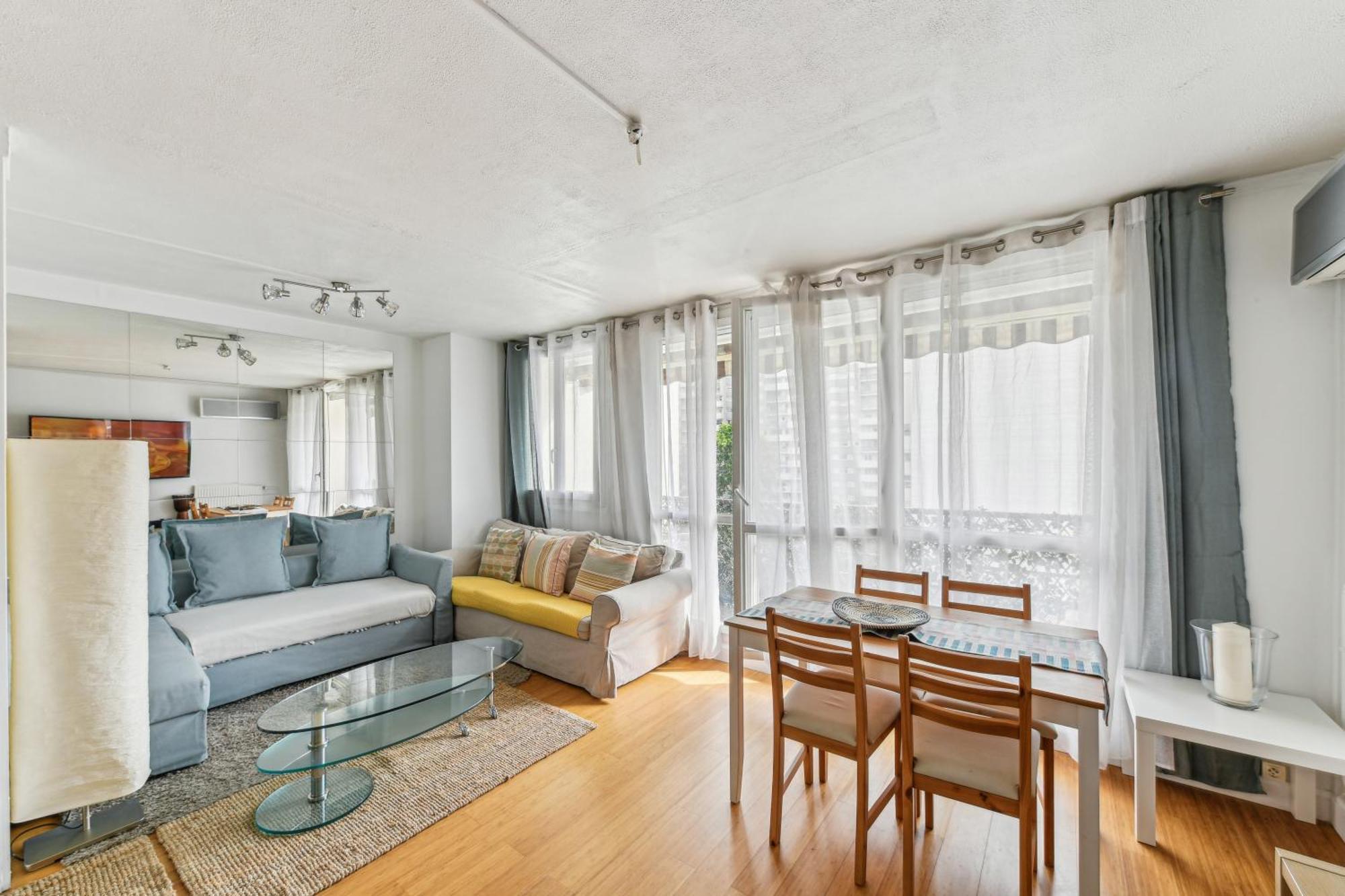 Chic And Comfortable Apart With Balcony Levallois-Perret Extérieur photo